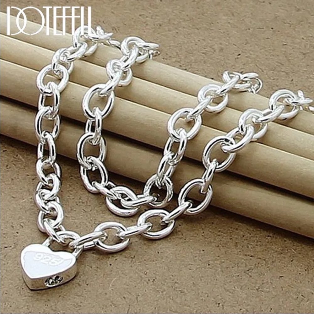 18”925 Sterling Silver Heart Lock Pendant